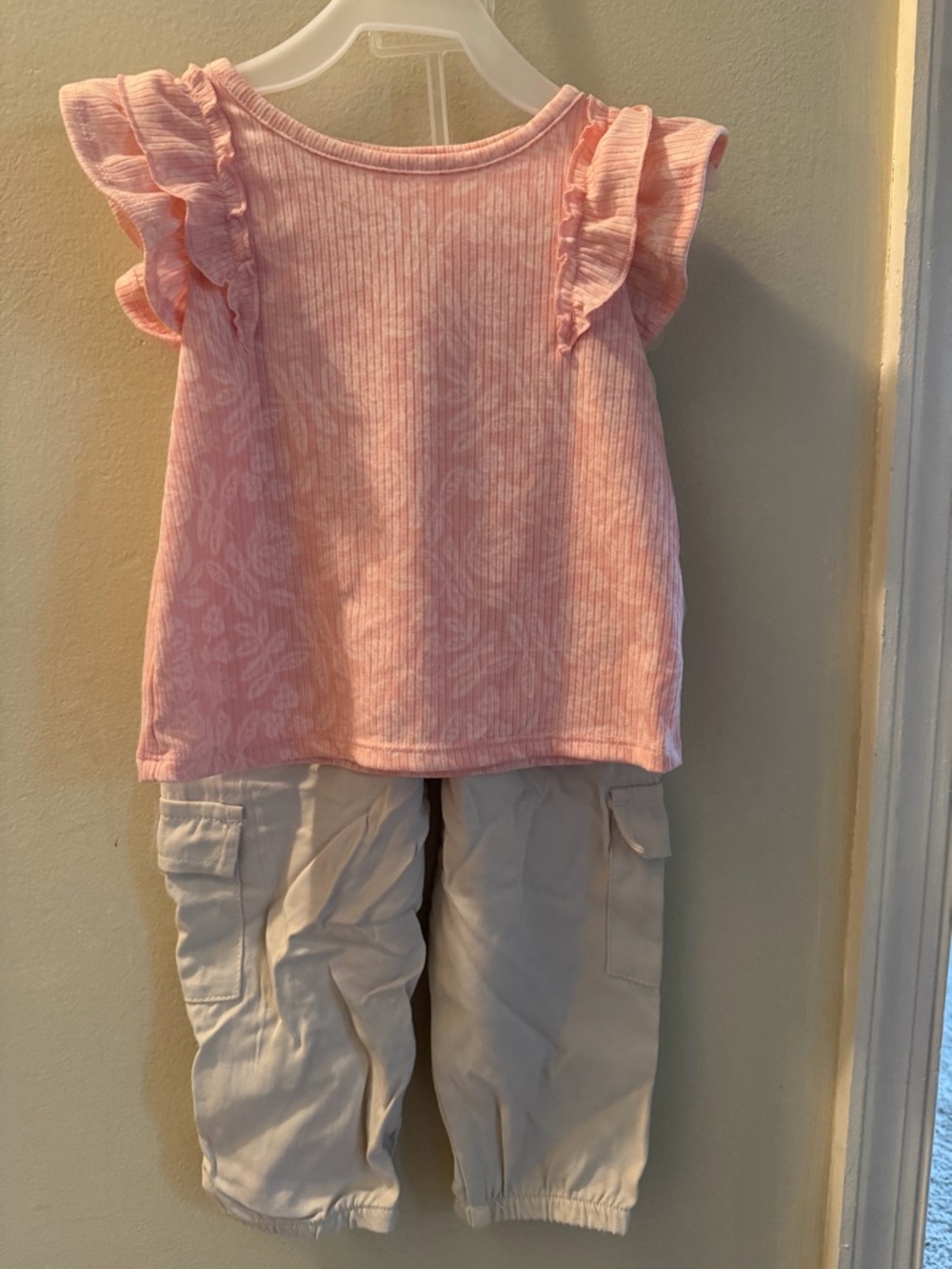NWT 2 piece jogger set girls Pink Ruffle Sleeve Tank Top, pants size 2T